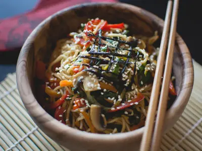 Sebzeli Noodle